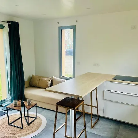 Lovely With Garden Apartment *